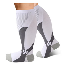 Carregar imagem no visualizador da galeria, Meias de Compressão Suprema Plus Size 20-30mmHg - Kit 3 pares
