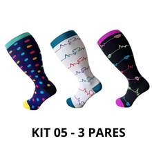 Carregar imagem no visualizador da galeria, Meias de Compressão Suprema Plus Size 20-30 mmHg - Kit 3 pares